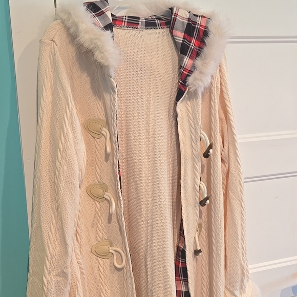 Cardigan Sweater Shacket Faux Fur Cuffs, Hood, Plaid, Cream Off White NWOT plus - Picture 6 of 10